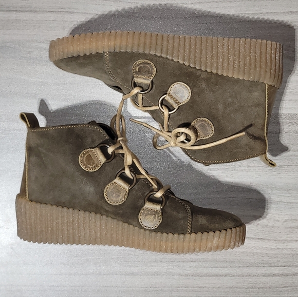 FLY London Olive Green Suede Leather Ankle Boot Bootie Wedge Heel Sneaker Sz 7.5 - Picture 8 of 10